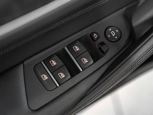 Used 2021 BMW M550i xDrive w/ Premium Package image 50