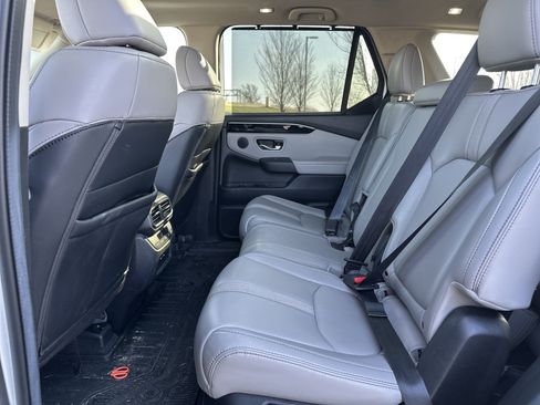 Used 2024 Honda Pilot Touring image 27