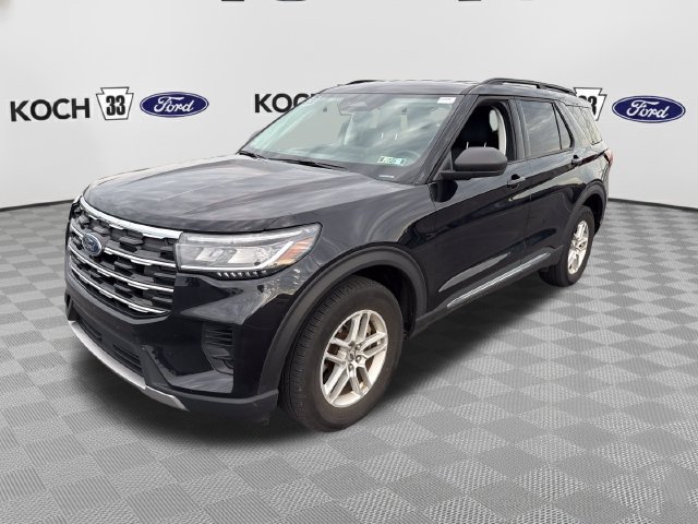 Used 2025 Ford Explorer Active AWD/4WD image 3