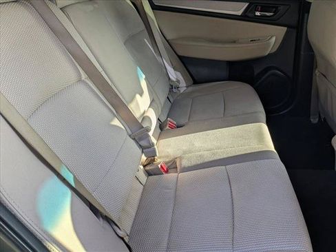 Used 2018 Subaru Outback 2.5i Premium AWD/4WD image 19