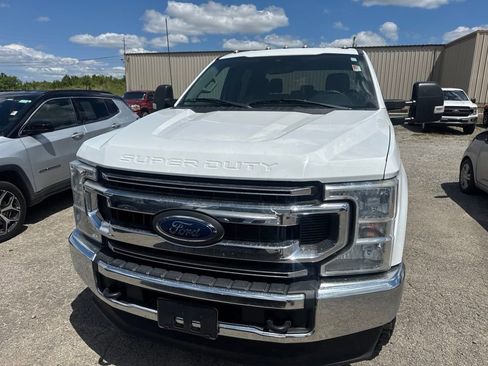 Used 2022 Ford F250 XLT AWD/4WD image 2