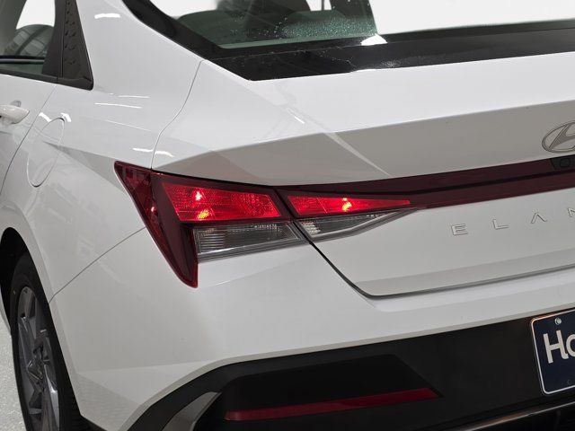 Used 2024 Hyundai Elantra SEL FWD image 33