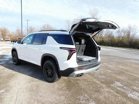 New 2026 Chevrolet Traverse LT w/ LPO, Floor Liner Package image 22