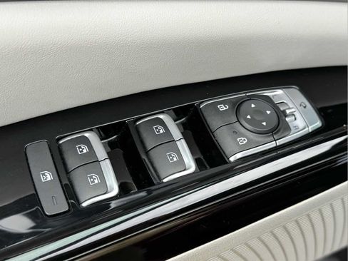 Used 2022 Kia Carnival SX Prestige FWD image 9