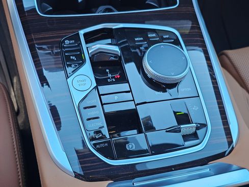 New 2026 BMW X5 xDrive50e image 23