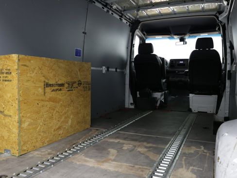 Used 2022 Mercedes-Benz Sprinter 2500 image 28