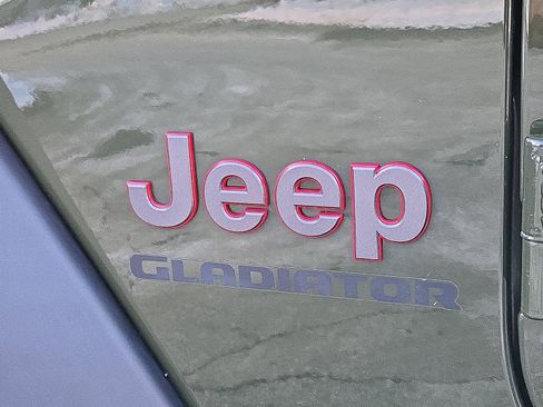 Used 2022 Jeep Gladiator Rubicon image 30