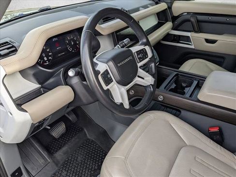 Used 2020 Land Rover Defender 110 HSE image 10