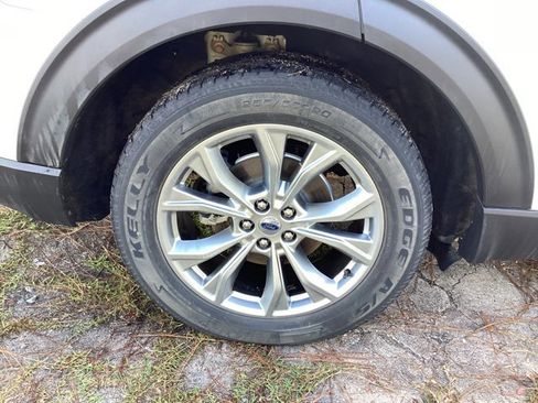 Used 2020 Ford Explorer XLT w/ Equipment Group 202A image 14