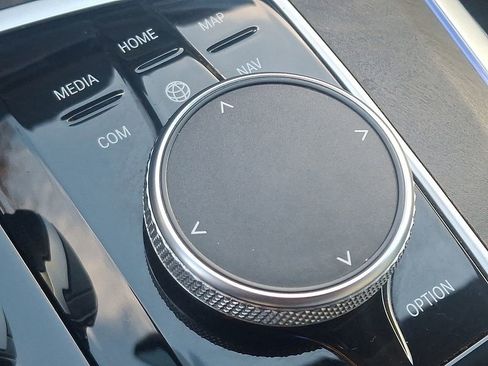 Used 2022 BMW X5 M50i w/ Premium Package image 25