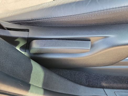 Used 2022 Jeep Grand Cherokee Laredo X image 9