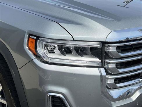 Used 2023 GMC Acadia SLE w/ Driver Convenience Package image 9