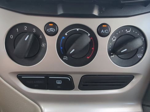 Used 2014 Ford Focus SE image 17