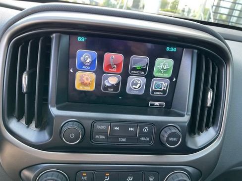 Used 2018 Chevrolet Colorado Z71 AWD/4WD image 8