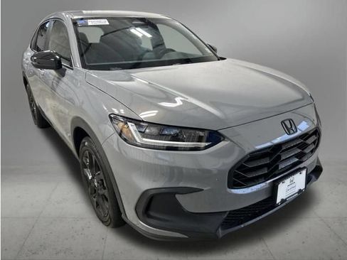 Used 2025 Honda HR-V Sport image 9