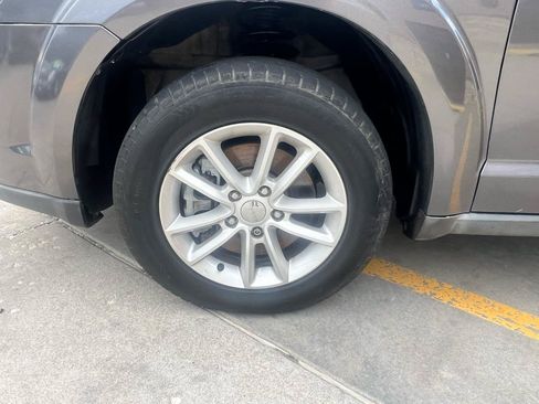 Used 2015 Dodge Journey SXT w/ Flexible Seating Group FWD image 38