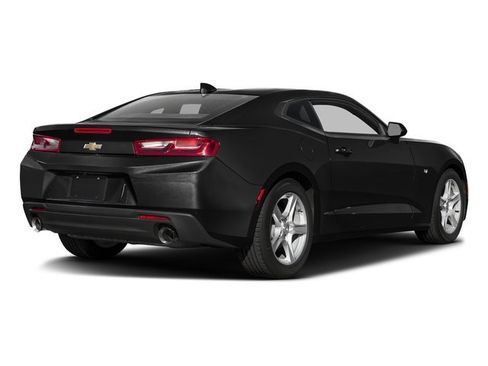 Used 2017 Chevrolet Camaro LT RWD image 2