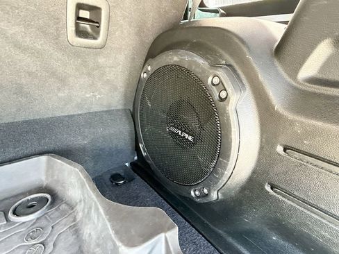 Used 2023 Jeep Wrangler Unlimited w/ 8.4" Radio Group image 31