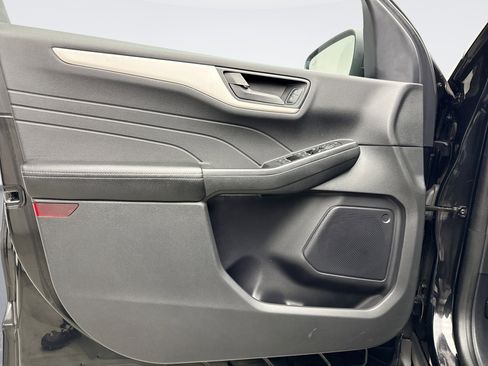 Used 2022 Ford Escape SE w/ Convenience Package image 9