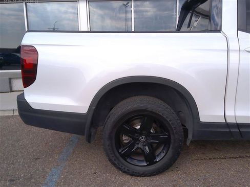 Used 2023 Honda Ridgeline Black Edition image 4