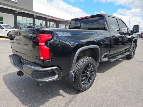 Used 2025 Chevrolet Silverado 2500 LT w/ Trail Boss Package AWD/4WD image 5
