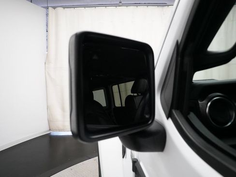 Used 2019 Jeep Wrangler Unlimited Sahara AWD/4WD image 24