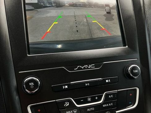 Used 2020 Ford Fusion SE w/ Equipment Group 151A FWD image 13