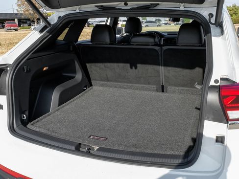 Used 2021 Volkswagen Atlas Cross Sport SEL FWD image 50