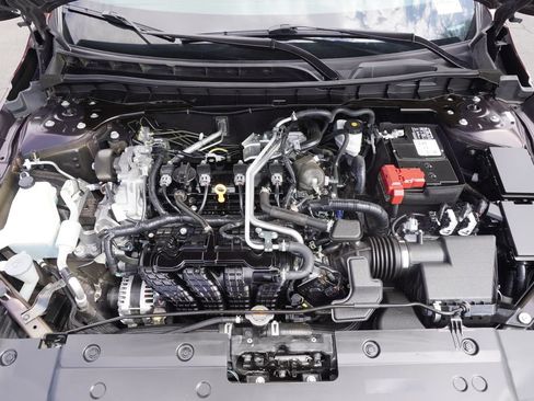 Used 2024 Nissan Altima 2.5 SV FWD image 7