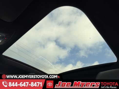 Used 2025 Mercedes-Benz CLA 250 4MATIC image 29