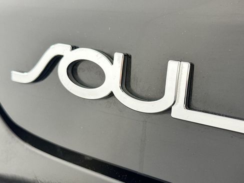 Used 2020 Kia Soul LX FWD image 10