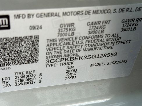 Used 2025 Chevrolet Silverado 1500 Custom AWD/4WD image 24