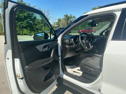 Used 2025 Chevrolet Blazer LT w/ Redline Edition FWD image 15