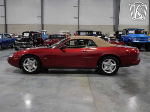 Used 1997 Jaguar XK8 Convertible image 22