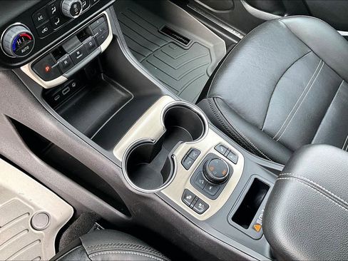 Used 2022 GMC Terrain Denali w/ Denali Premium Package image 15