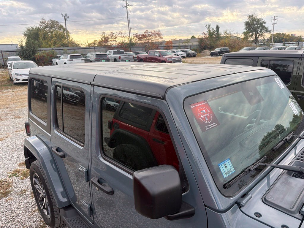 Used 2024 Jeep Wrangler Unlimited w/ Convenience Group AWD/4WD image 10