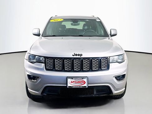 Used 2017 Jeep Grand Cherokee Altitude image 17