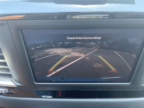 Used 2023 Chrysler Voyager LX FWD image 23