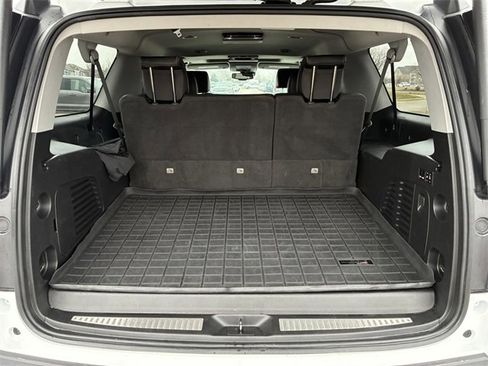 Used 2020 Chevrolet Suburban Premier image 15