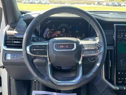 Used 2025 GMC Acadia Elevation image 23