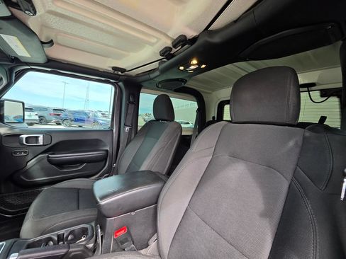 Used 2020 Jeep Wrangler Sport AWD/4WD image 17