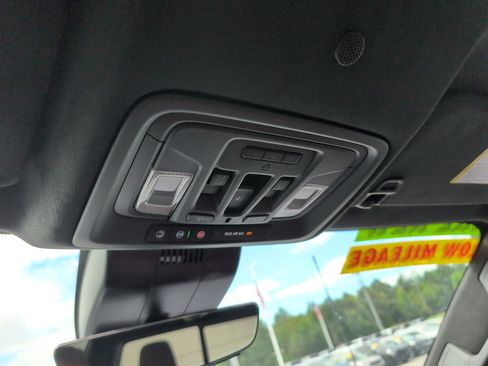 Used 2026 GMC Sierra 2500 Denali Ultimate w/ LPO, Black Badging Package AWD/4WD image 27