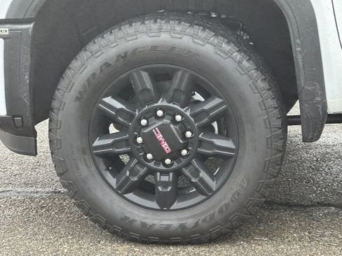 New 2026 GMC Sierra 2500 AT4 w/ AT4 Premium Plus Package image 32