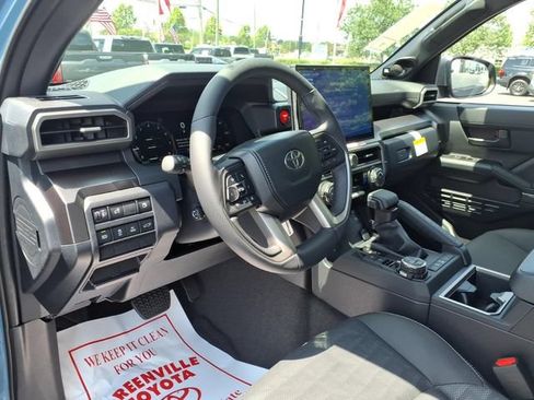 New 2026 Toyota 4Runner TRD Off-Road Premium AWD/4WD image 17