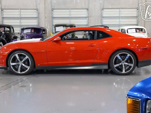 Used 2010 Chevrolet Camaro SS w/ LPO, Ground Effects Package image 17