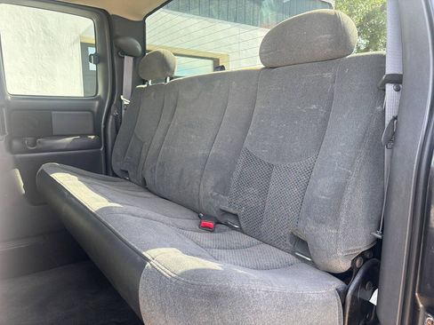 Used 2005 Chevrolet Silverado 2500 LS AWD/4WD image 21
