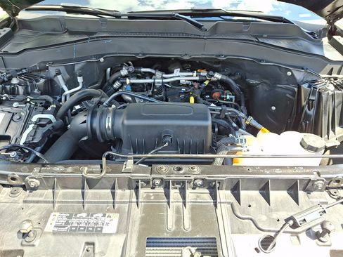 Used 2024 Ford Explorer XLT AWD/4WD image 23