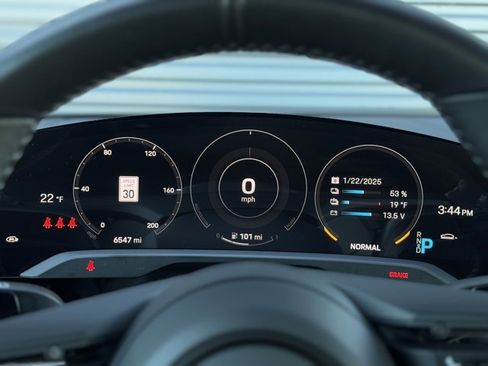 Used 2024 Porsche Taycan 4S image 19