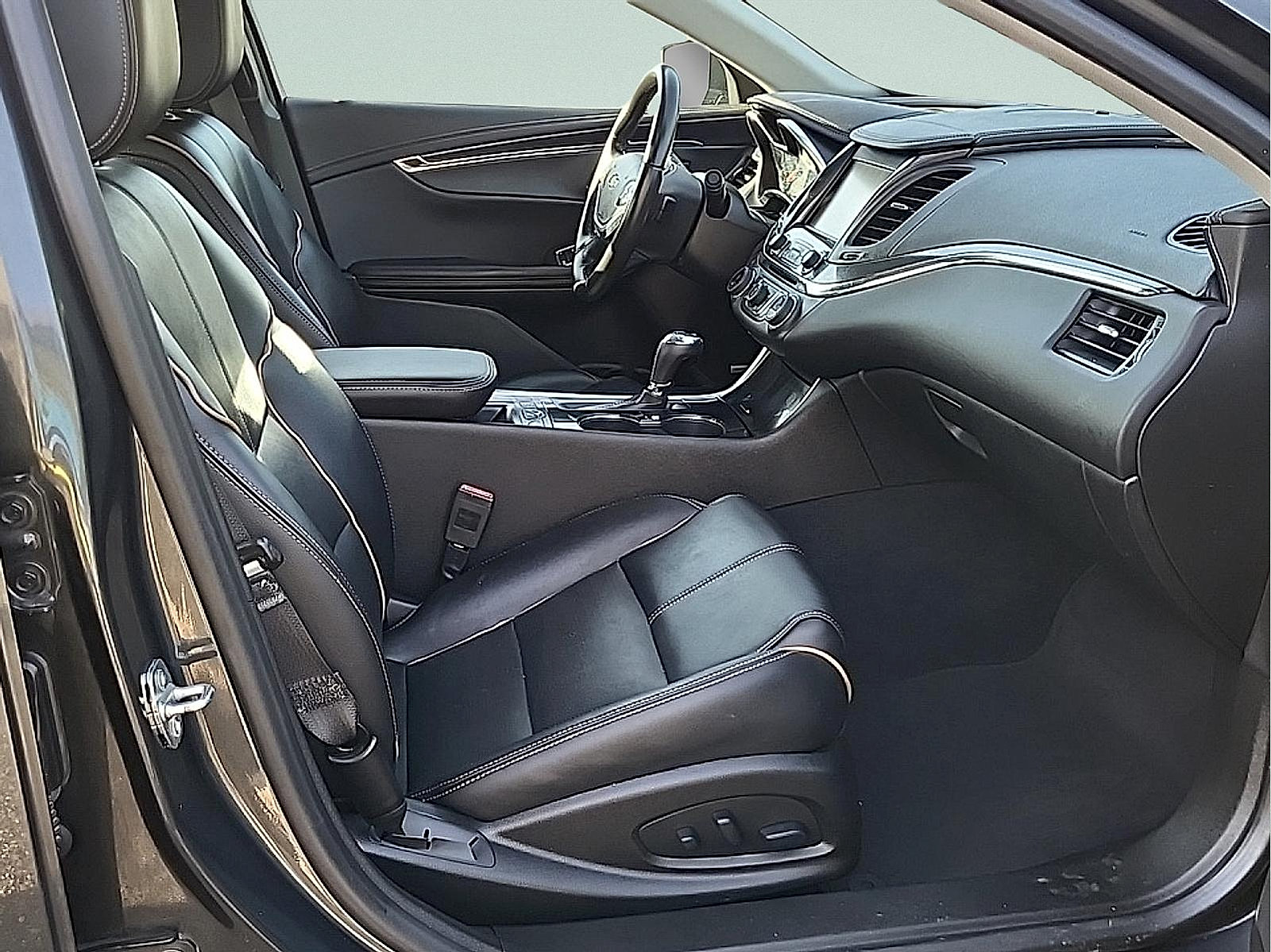 Used 2019 Chevrolet Impala Premier FWD image 10