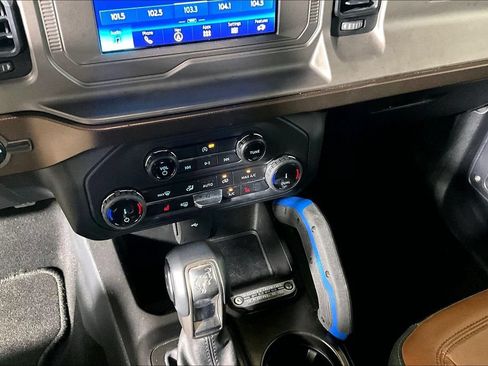 Certified 2022 Ford Bronco Outer Banks w/ Sasquatch Package AWD/4WD image 25